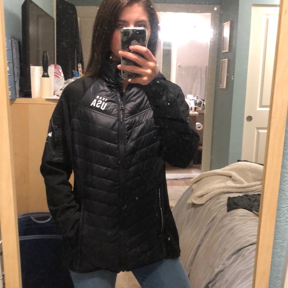 Size Medium Elevate Team Apparel USA Zip Up